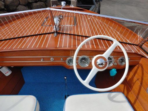 1950 CHRIS-CRAFT 22' DELUXE UTILITY - Image 4