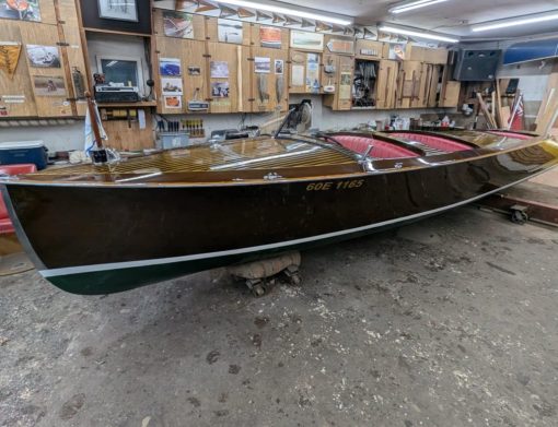 1947 22' TRIPLE COCKPIT W.J JOHNSON RUNABOUT - Image 3