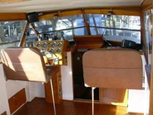 1957 CHRIS-CRAFT 33' FUTURA HARDTOP EXPRESS CRUISER - Image 15