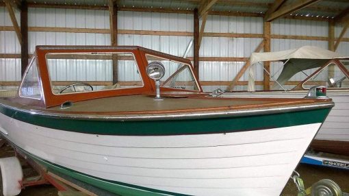 1964 LYMAN 21' CUDDY STYLE INBOARD